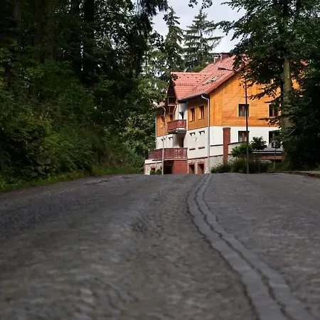 Dom Nad Wodospadem Отель типа 