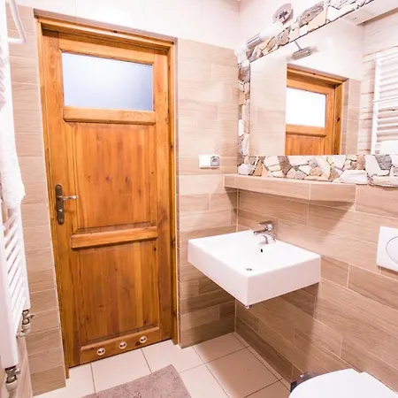 Dom Nad Wodospadem B&B 3*