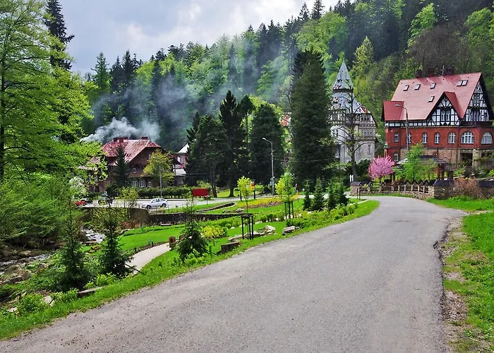 Dom Nad Wodospadem Bed & Breakfast 3*