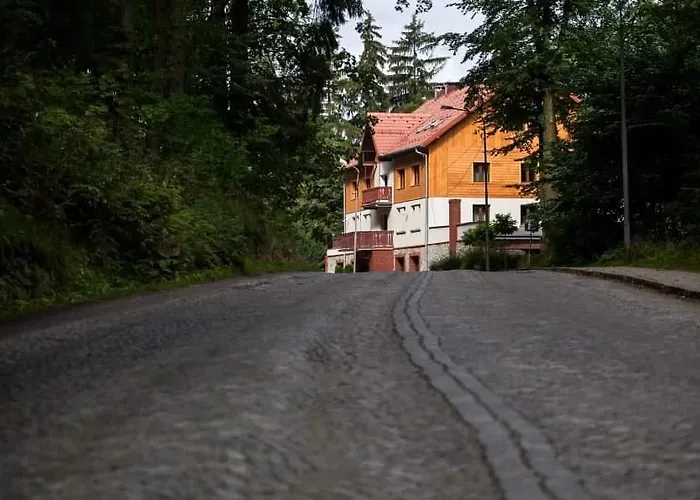 Dom Nad Wodospadem Bed & Breakfast