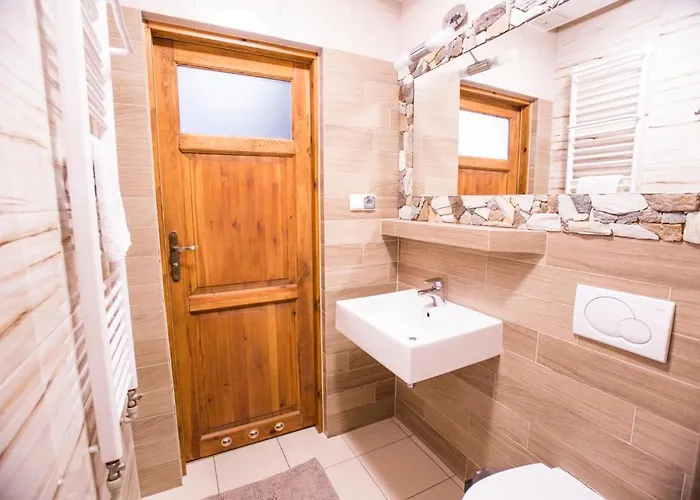 Dom Nad Wodospadem Bed & Breakfast 3*